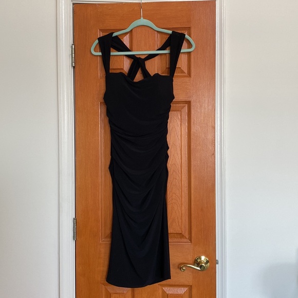 Black dress - Picture 5 of 5